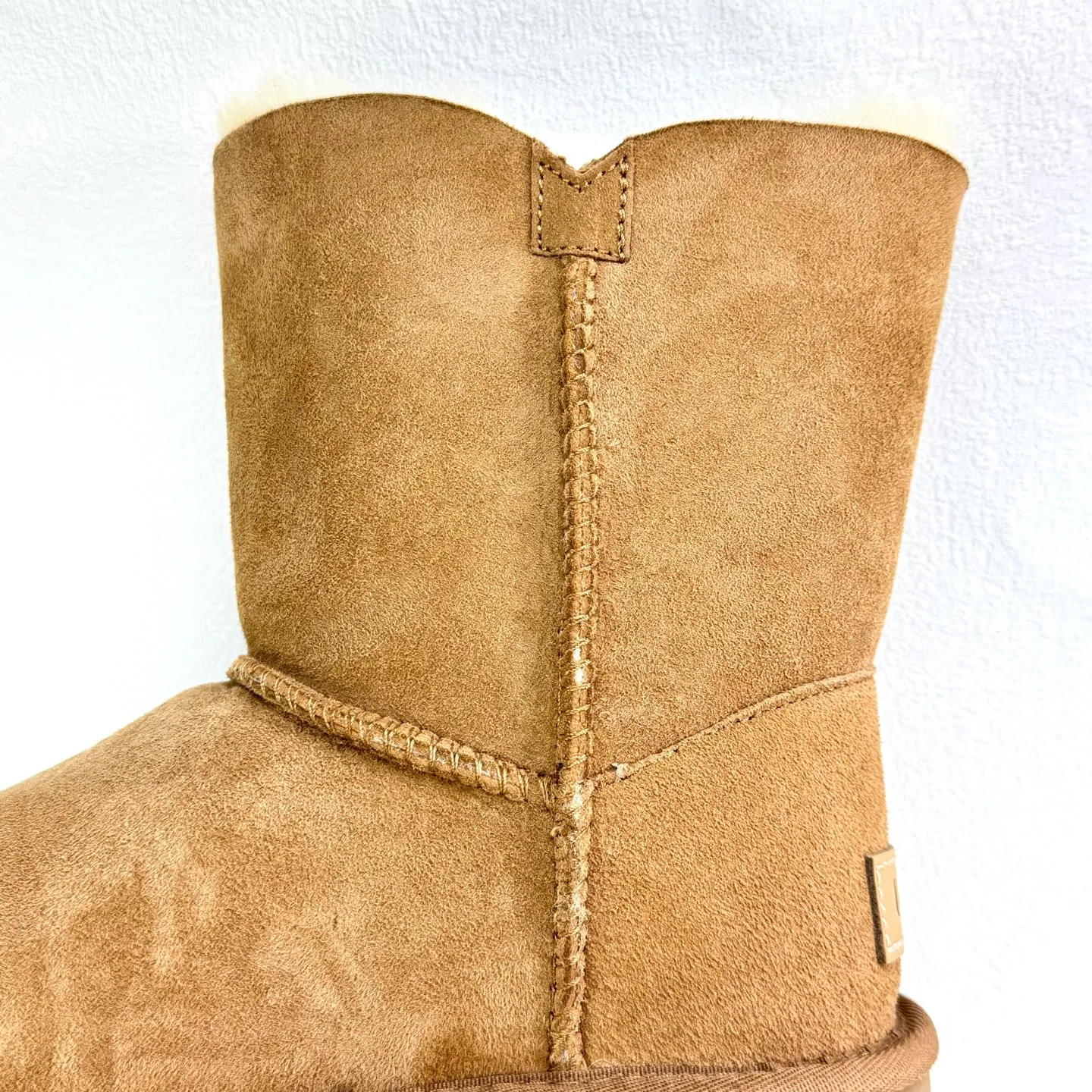 Local 💰460 UGG 6226 mid-tube wooden buckle, classic style of Longfeng fur, Size 35 36 37 38 39 40
